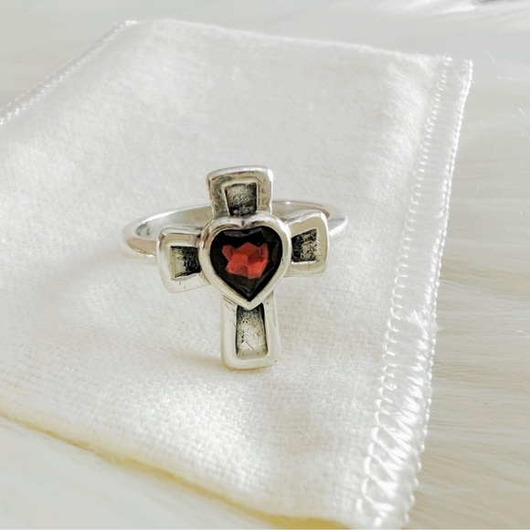 James Avery RETIRED Garnet stone red heart cross ring - Picture 6 of 9